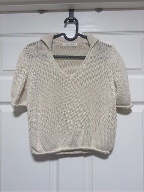 Nothing Written Cream Knit V-Neck Short-Sleeve Sweater Hoodie, size M, like new